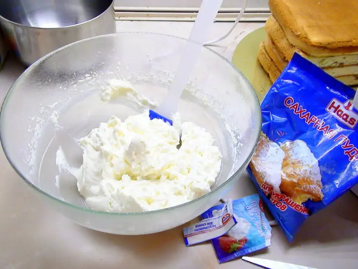 Торт «клубничка». сочный вкус лета!: шаг 5