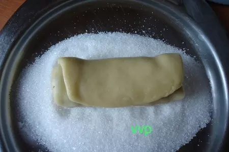 Рулетики со смородиной: шаг 4