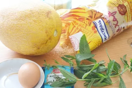 Десерт из дыни с мятным соусом: шаг 1