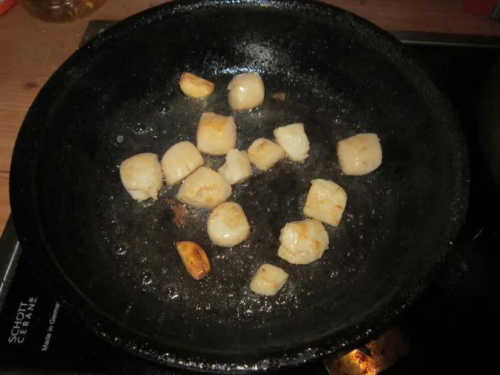Тёплый салат с гребешком: шаг 9