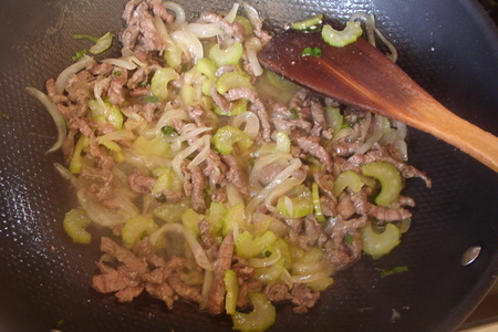 Солянка по-китайски с маринованной говядиной и шпинатом.: шаг 2