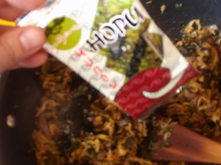 Солянка по-китайски с маринованной говядиной и шпинатом.: шаг 4