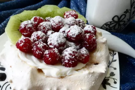 Тарталетки из безе,с нежным кремом и лесной малиной.: шаг 11