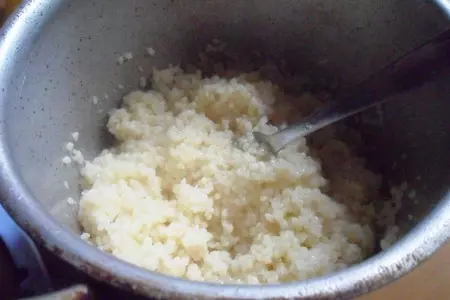 Салат с кускусом и зернёным творогом: шаг 1