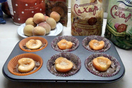 Шоколадные кексы с абрикосами и карамельной меренгой.: шаг 3
