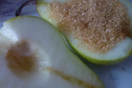 Груши в орехах с сырным кремом: шаг 1