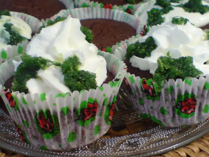 Кексы "after eight"/шоколадные с мятным сахаром: шаг 7