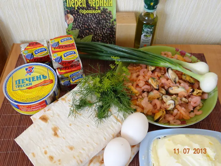 Закуска из морепродуктов с лавашем: шаг 1