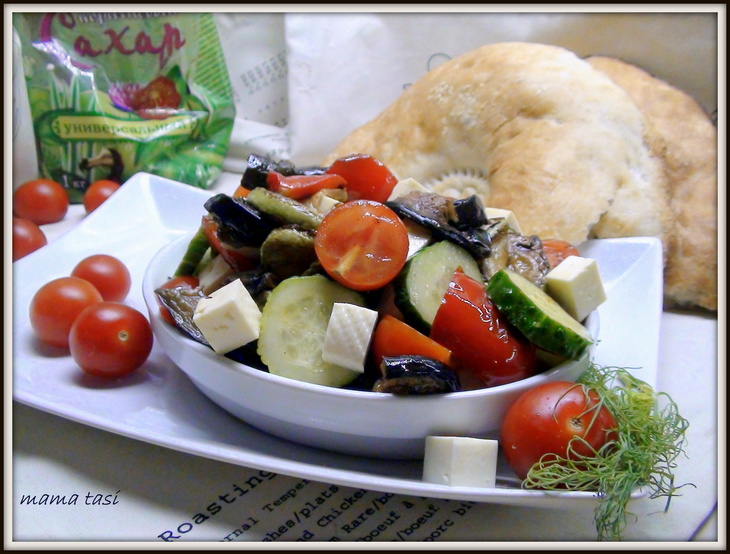 Овощной салат с брынзой и пикантной заправкой.: шаг 5