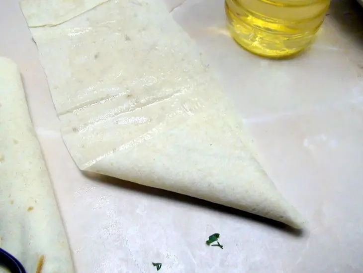 Слоёные пирожки из лаваша с брынзой и картошкой.: шаг 5