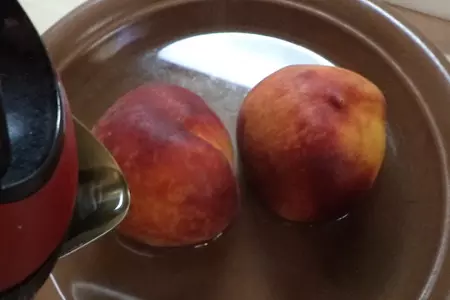 Легкий, освежающий йогуртовый десерт с персиками и карамелью!: шаг 2