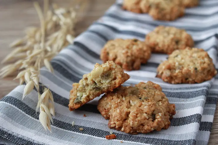 Печенье с орехами, семечками и овсянкой: шаг 2
