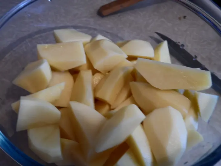 Жаркое с белыми грибами и картофелем.: шаг 3
