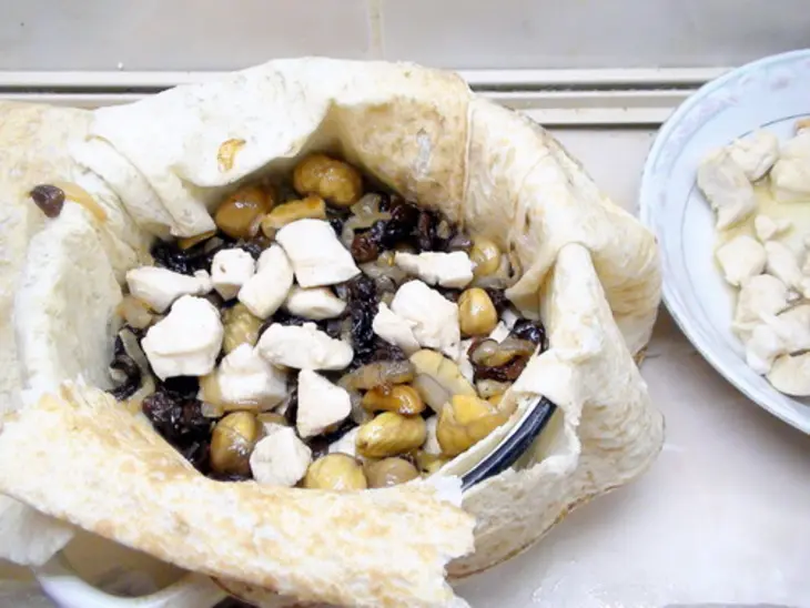 Плов в лаваше, с курятиной, каштанами и сухофруктами: шаг 4