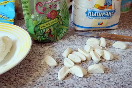 Ленивые вареники с ягодным соусом: шаг 2