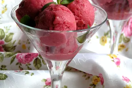 Малиновый мусс с мятой или мятное малиновое мороженое: 2 в 1!: шаг 9