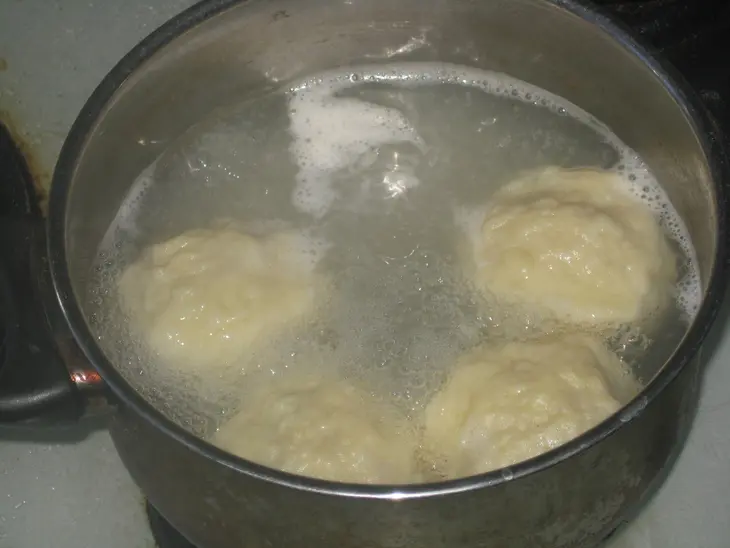 Кнедли картофельные с мясом: шаг 3