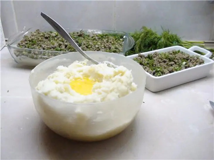 Картофельная запеканка с мясным фаршем.: шаг 4