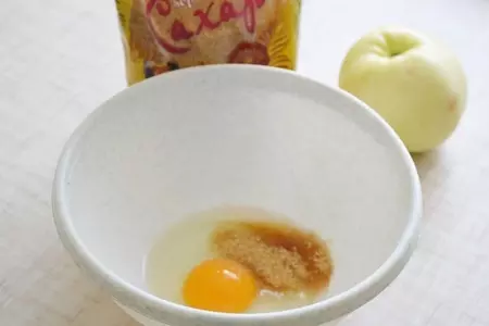 Ежевичный шейк и яблоки в миндальных хлопьях.: шаг 4