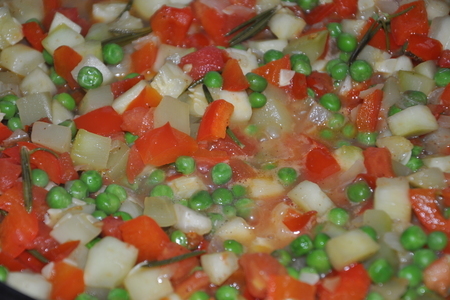 Жареный сибас и овощное рагу с розмарином.: шаг 2