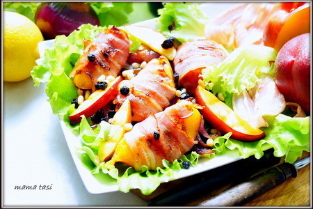 Тёплый салат с нектаринами в беконе и карамелизованным луком.: шаг 5