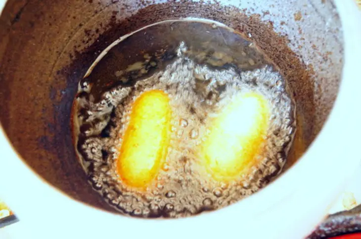Пирожки жаренные, из творожного теста с рыбой и рисом.: шаг 6
