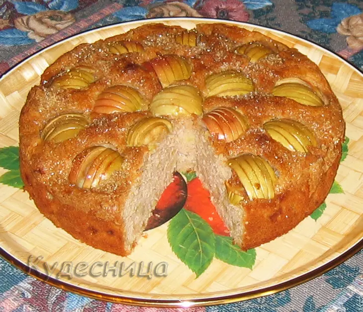 Яблочный бисквитный пирог: шаг 7