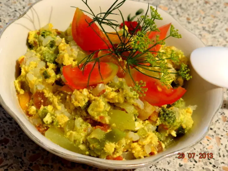 Овощное рагу на молоке с яйцом и рисом (детское меню, мультиварка): шаг 3