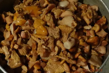 Грибочки с чесноком маринованные: шаг 1