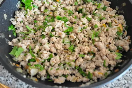Лепешка с мясной начинкой фетир от  весёлого ахмеда.: шаг 5
