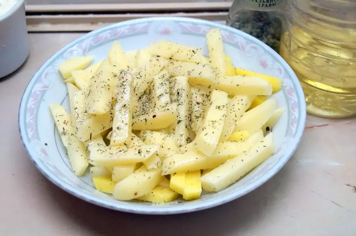 Креветки на гриле, с жареным сыром и картофелем фри. путешествуем по кипру.: шаг 3