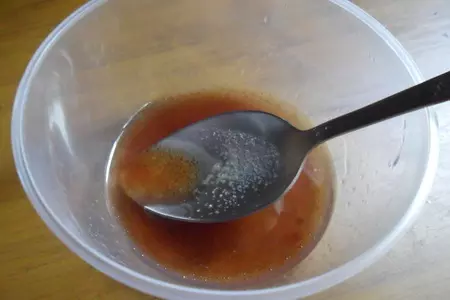 Тёплый салат с куриной печенью и сливами: шаг 2