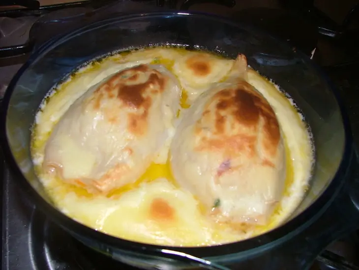 Фаршированные кальмары под соусом морнэ: шаг 6