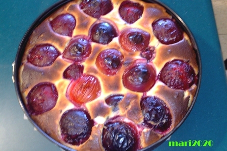 Фруктовый пирог со сливами и виноградом: шаг 7