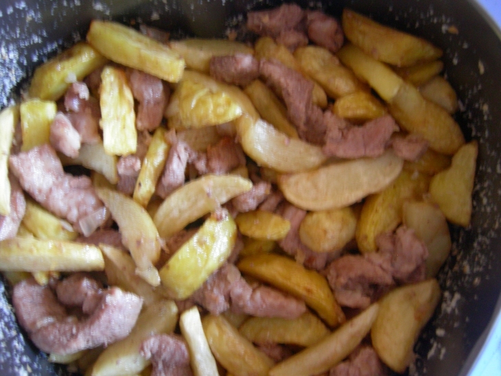 Фритатта с картофелем и свининой: шаг 2