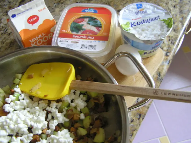 Пирог с лисичками и цуккини: шаг 5