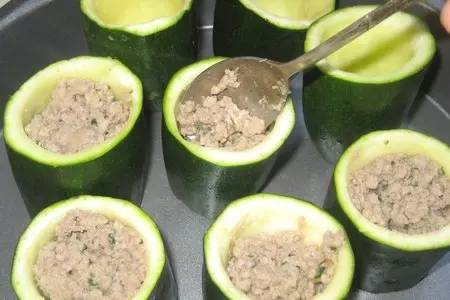 Кабачки, запеченные с фаршем: шаг 3