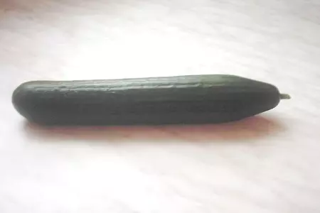 Лодочка из огурца.: шаг 1