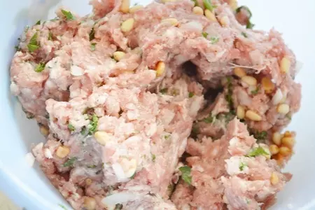 Фрикадельки с кедровыми орешками на шпажках.: шаг 2