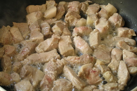 Свинина с картофелем, цуккини и эстрагоном: шаг 1
