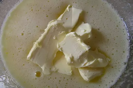 Яблочная шарлотка с мелиссой: шаг 1