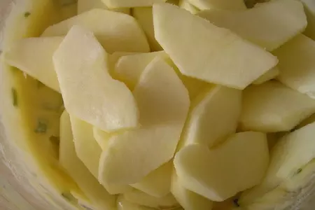 Яблочная шарлотка с мелиссой: шаг 7