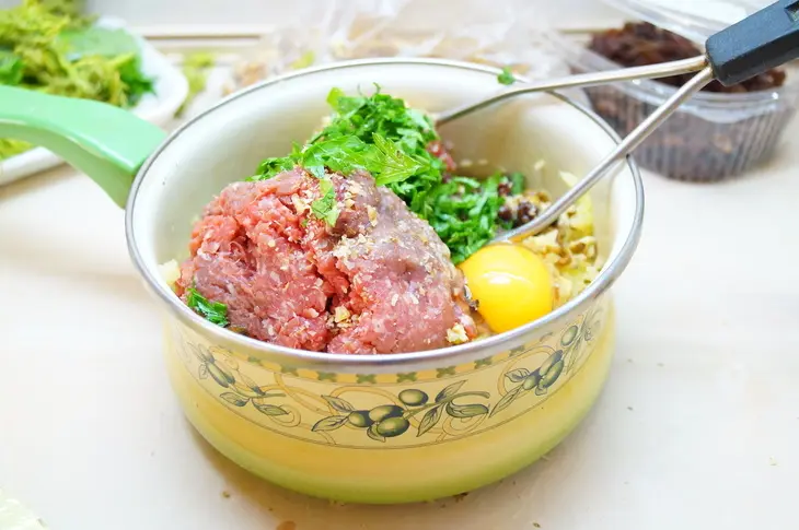 Клёцки мясные с картофелем и орехами: шаг 3
