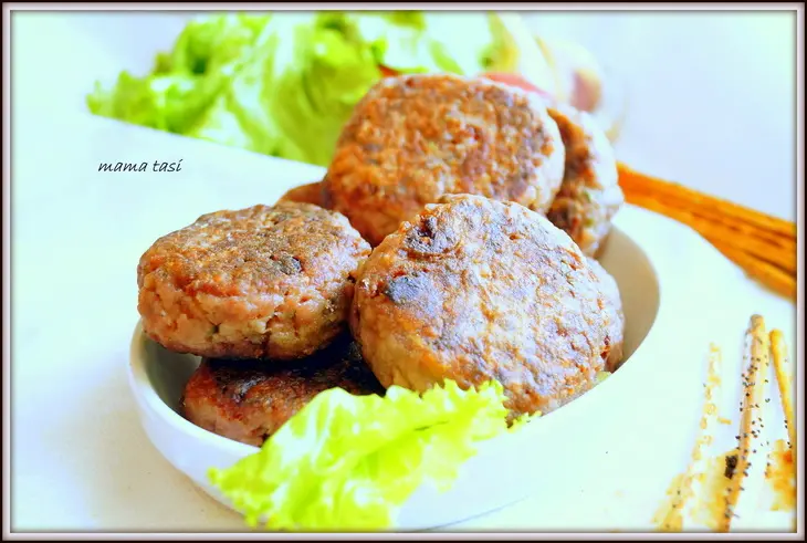 Клёцки мясные с картофелем и орехами: шаг 6