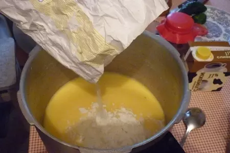 Пирог с черникой и плюшечки с корицей и арахисом по рецепту нашей мамочки-бабулички))): шаг 2