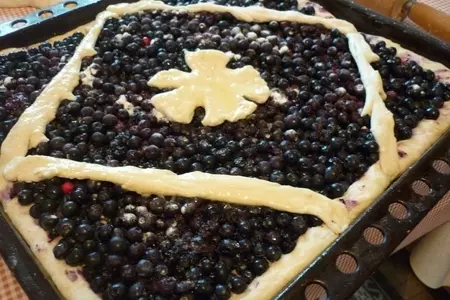 Пирог с черникой и плюшечки с корицей и арахисом по рецепту нашей мамочки-бабулички))): шаг 5