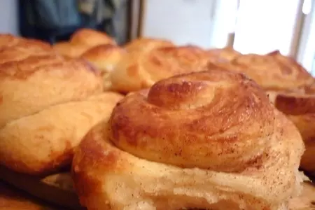 Пирог с черникой и плюшечки с корицей и арахисом по рецепту нашей мамочки-бабулички))): шаг 11