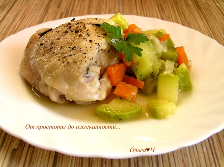 Куриные бедра с кабачком, морковью и базиликом: шаг 8