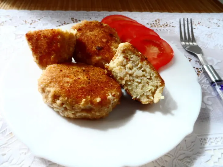 Любимые рыбные котлеты.: шаг 7