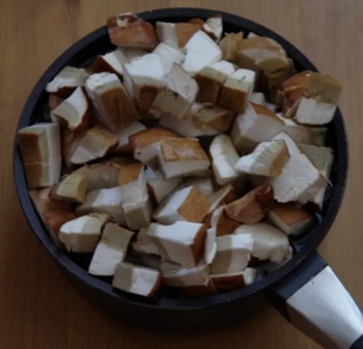 Рижские голубцы с грудинкой и белыми грибами: шаг 2